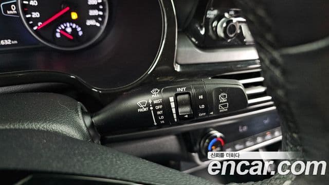 Kia Seltos 2022 — ფოტო 18/20