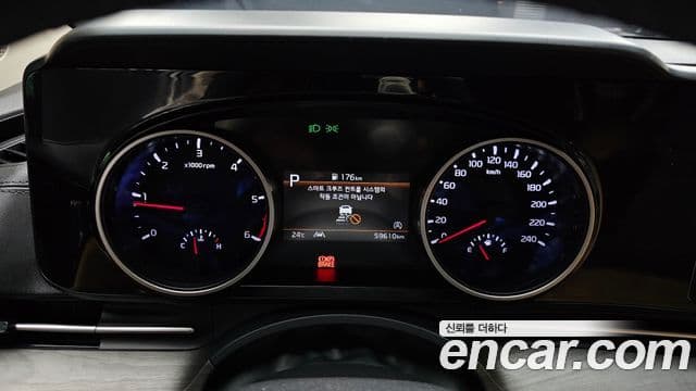 Kia Carnival 2022 — Фото 8/20