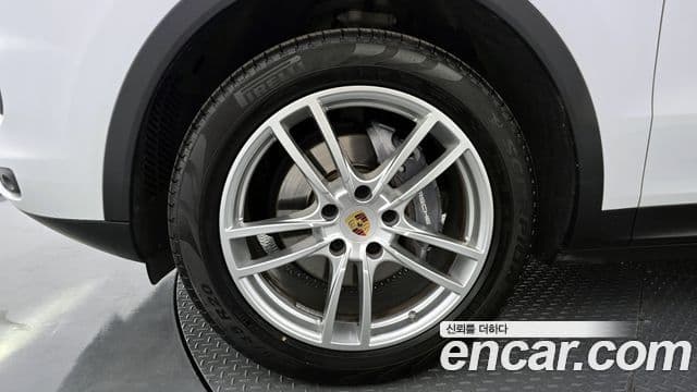 Porsche Cayenne 2021 — Photo 34/34