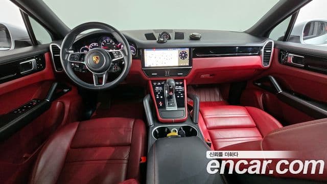 Porsche Cayenne 2021 — Photo 30/34