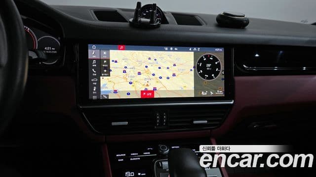 Porsche Cayenne 2021 — Photo 10/34