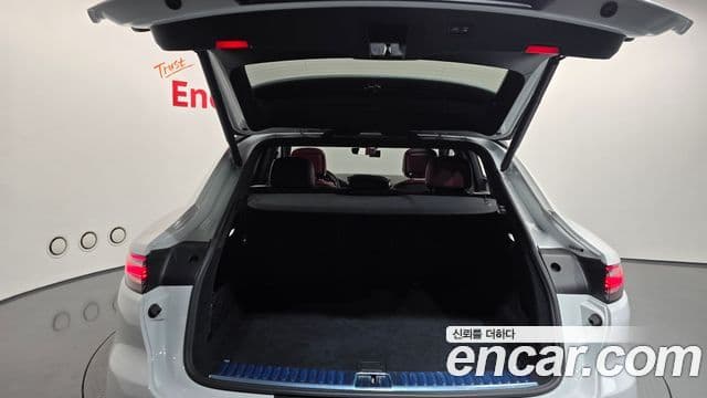 Porsche Cayenne 2021 — Photo 6/34