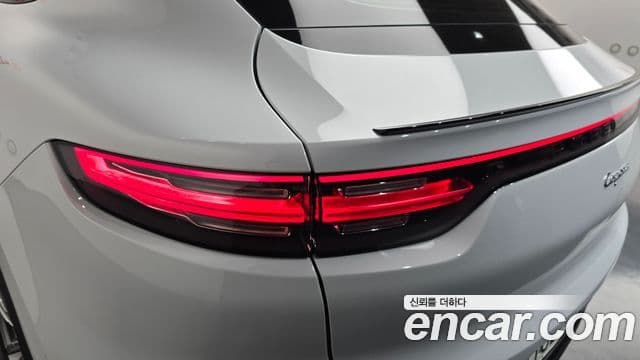 Porsche Cayenne 2021 — Photo 32/34