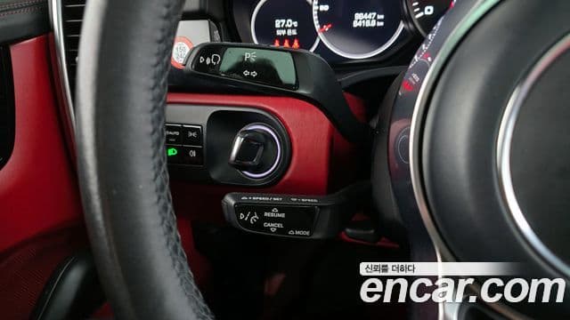 Porsche Cayenne 2021 — Photo 17/34