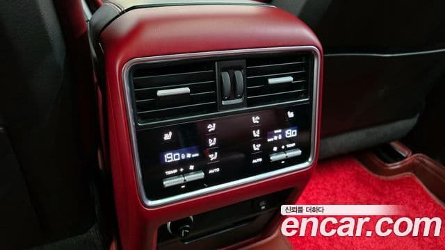 Porsche Cayenne 2021 — Photo 2/34