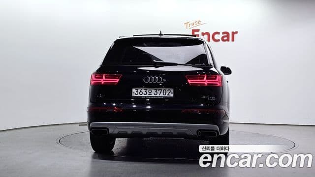 Audi Q7 2019 — ფოტო 4/20