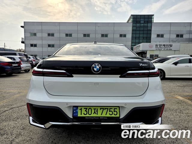 BMW 7 Series 2023 — ფოტო 2/20