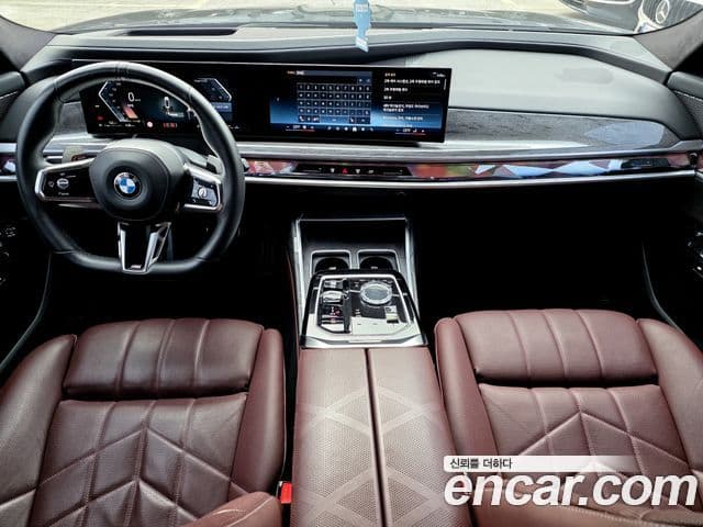 BMW 7 Series 2023 — ფოტო 9/20