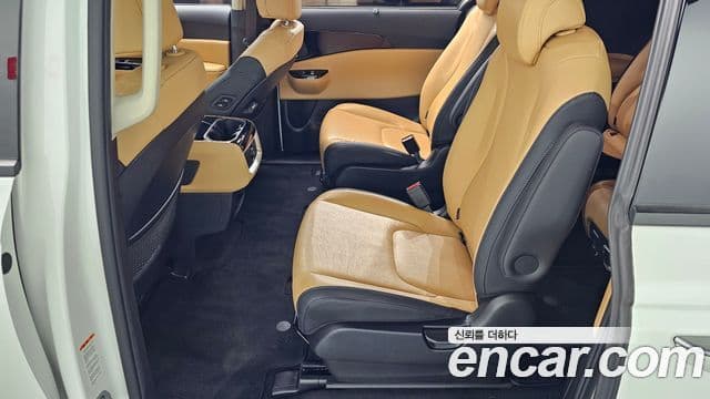 Kia Carnival 2021 — ფოტო 11/20