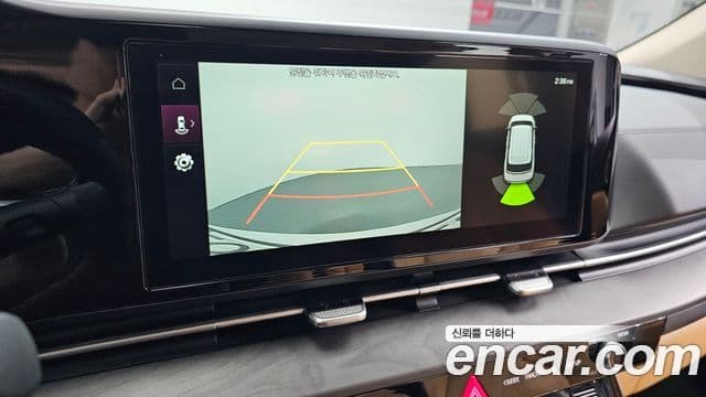 Kia Carnival 2021 — ფოტო 14/20