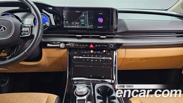 Kia Carnival 2021 — ფოტო 17/20