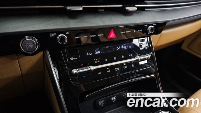 Kia Carnival 2021 — ფოტო 19/20