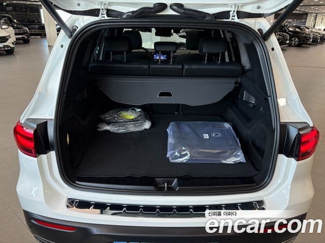 Mercedes-Benz EQB 2025 — Şəkil 4/19