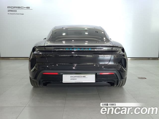 Porsche Taycan 2025 — ფოტო 15/20