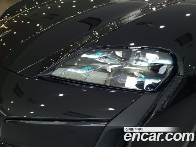 Porsche Taycan 2025 — ფოტო 20/20