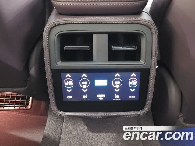 Porsche Taycan 2025 — ფოტო 14/20