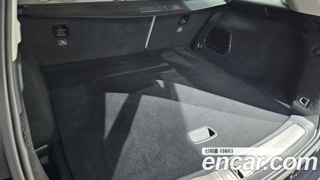 Jeep Grand Cherokee 2023 — Photo 30/31