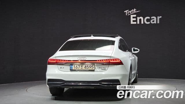 Audi A7 2020 — ფოტო 4/20