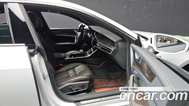 Audi A7 2020 — ფოტო 17/20