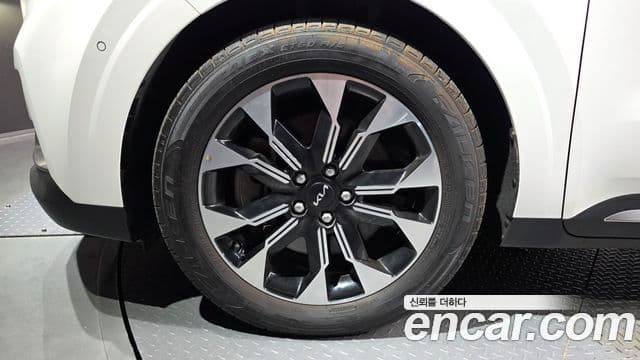 Kia Carnival 2022 — Фото 5/20
