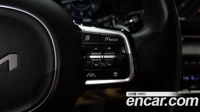 Kia Carnival 2022 — Фото 17/20