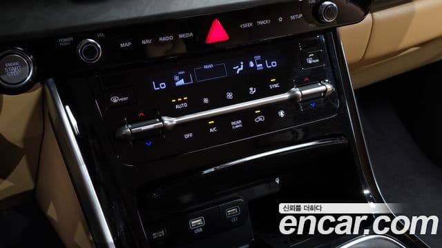Kia Carnival 2022 — Фото 18/20