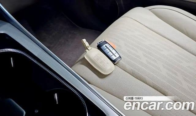 Genesis GV80 2022 — ფოტო 14/19