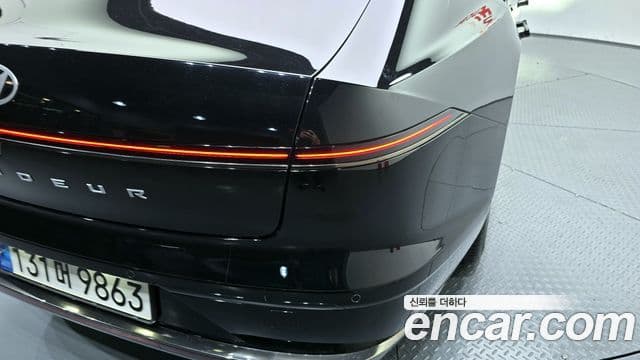 Hyundai Grandeur Hybrid 2023 — Photo 22/36
