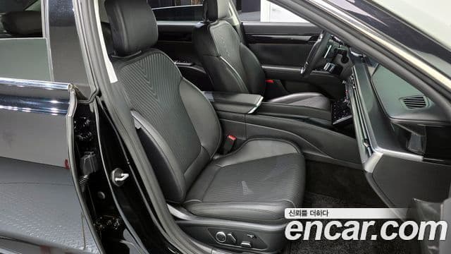 Hyundai Grandeur Hybrid 2023 — Photo 2/36