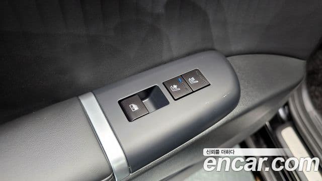 Hyundai Grandeur Hybrid 2023 — Photo 12/36