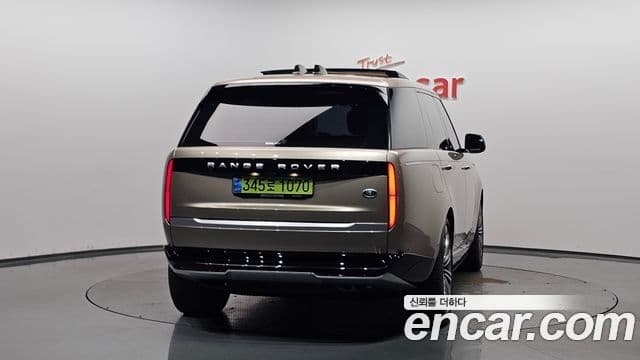 Land Rover Range Rover 2023 — ფოტო 4/20