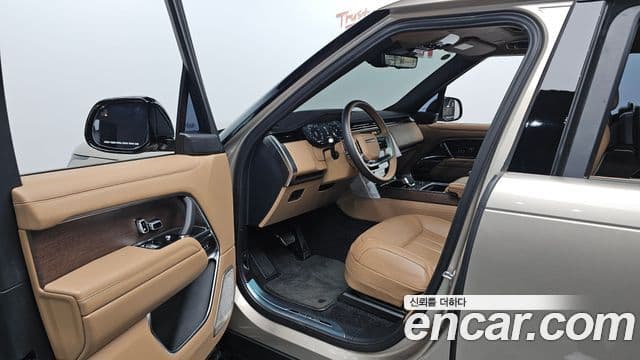 Land Rover Range Rover 2023 — фото 10 из 20