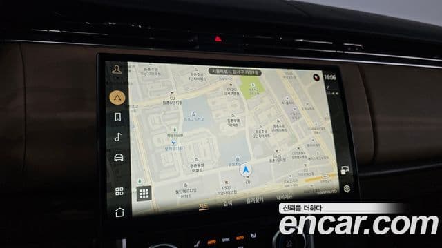 Land Rover Range Rover 2023 — ფოტო 15/20