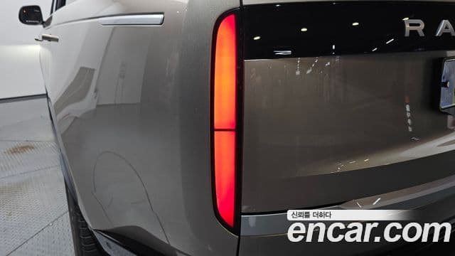 Land Rover Range Rover 2023 — Photo 7/45