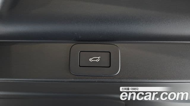 Land Rover Range Rover 2023 — Photo 3/45