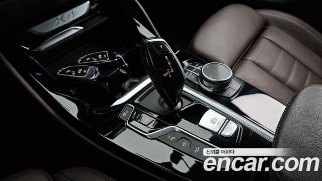 BMW X4 2021 — Photo 10/20