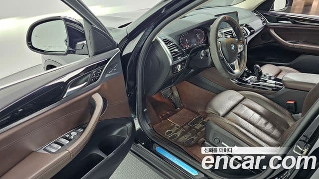 BMW X4 2021 — Photo 17/20