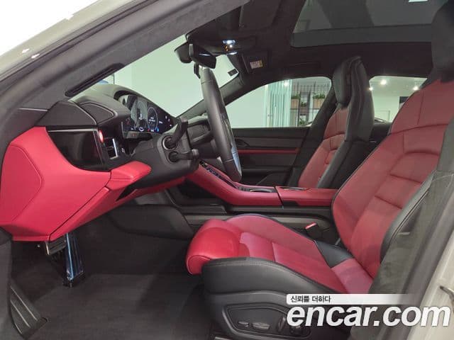 Porsche Taycan 2025 — Photo 13/20
