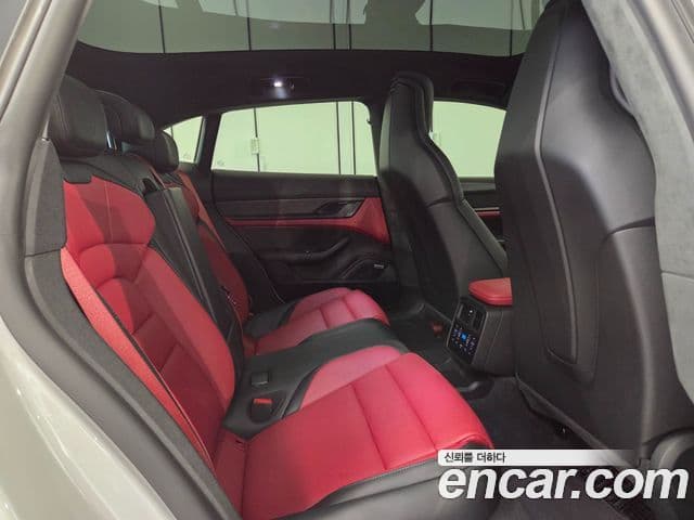 Porsche Taycan 2025 — Photo 10/20