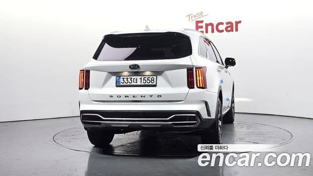 Kia Sorento 2021 — Фото 4/20