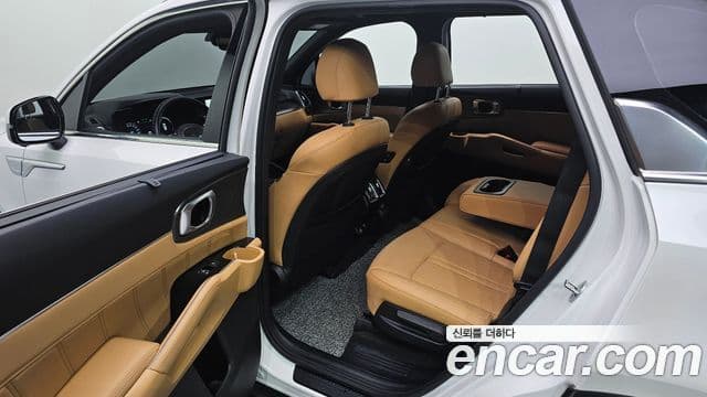 Kia Sorento 2021 — Фото 11/20