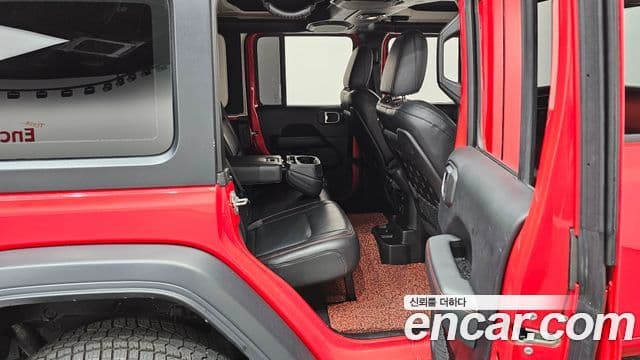 Jeep Wrangler 2018 — Фото 19/20