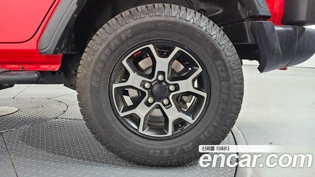 Jeep Wrangler 2018 — ფოტო 7/34
