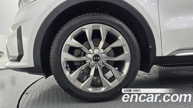 Kia Sorento 2020 — Фото 4/20