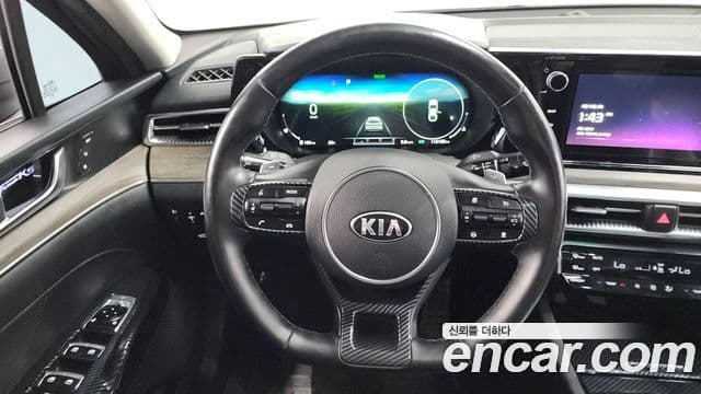 Kia K5 2020 — ფოტო 15/20