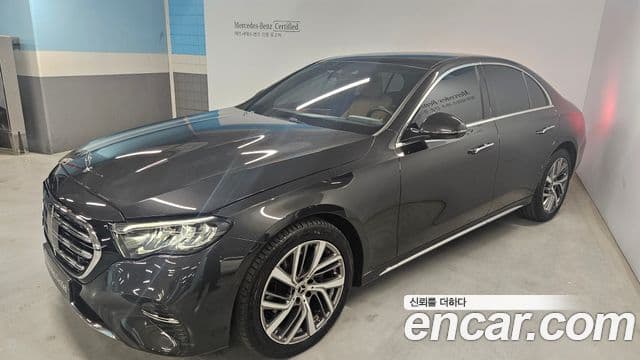 Mercedes-Benz E-Class 2024 — ფოტო 20/20