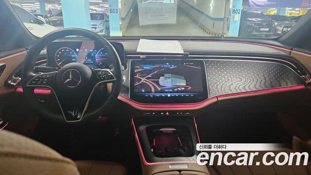 Mercedes-Benz E-Class 2024 — ფოტო 15/20
