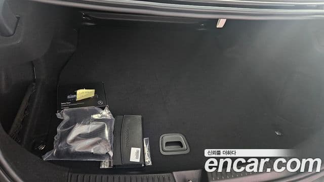 Mercedes-Benz E-Class 2024 — ფოტო 16/20