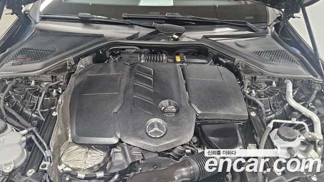 Mercedes-Benz E-Class 2024 — ფოტო 19/20