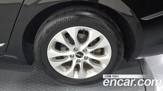 Kia K8 2021 — Photo 12/35